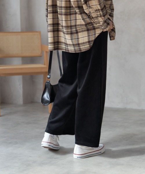 NAVY(ネイビー)の「nAvy 温℃ 裏ベロア あったか セミワイドパンツ(その他パンツ・レディース・ブラウン/ベージュ/ブラック・M/L)」の5枚目の写真