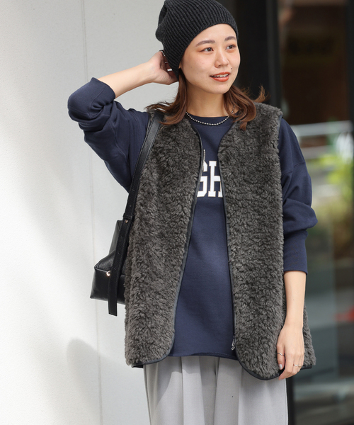 JOURNAL STANDARD relume（ジャーナルスタンダード　レリューム）の「《再入荷！》カールしたファーが大人可愛い。シープフェイクファージップベスト（ベスト・レディース・チャコールグレー/アイボリー・FREE）」の6枚目の写真