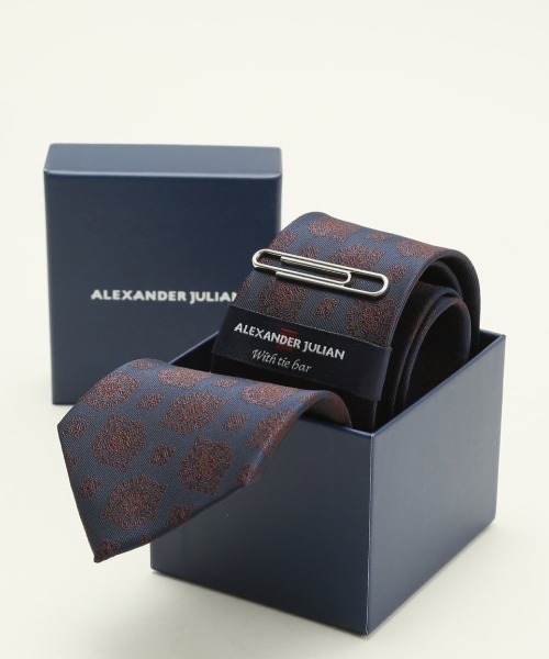 Alexander Julian（アレキサンダージュリアン）の「アレキサンダージュリアン シルク混 ネクタイ＆タイバーセット クリップ小紋（ネクタイ・メンズ・ワインレッド/ネイビー・FREE）」の2枚目の写真