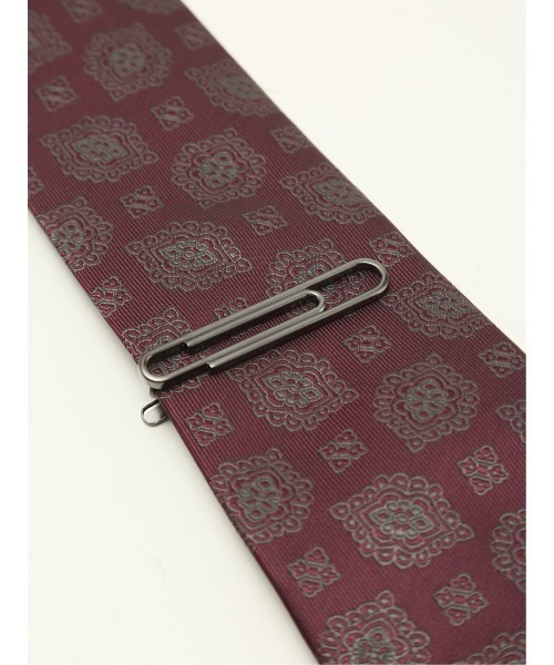 Alexander Julian（アレキサンダージュリアン）の「アレキサンダージュリアン シルク混 ネクタイ＆タイバーセット クリップ小紋（ネクタイ・メンズ・ワインレッド/ネイビー・FREE）」の18枚目の写真