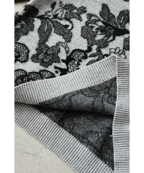 cawaii(カワイイ)の「優美なレース柄ニットプルオーバートップス(ニット/セーター・レディース・グレー・FREE)」の3枚目の写真