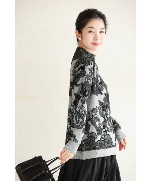 cawaii(カワイイ)の「優美なレース柄ニットプルオーバートップス(ニット/セーター・レディース・グレー・FREE)」の6枚目の写真