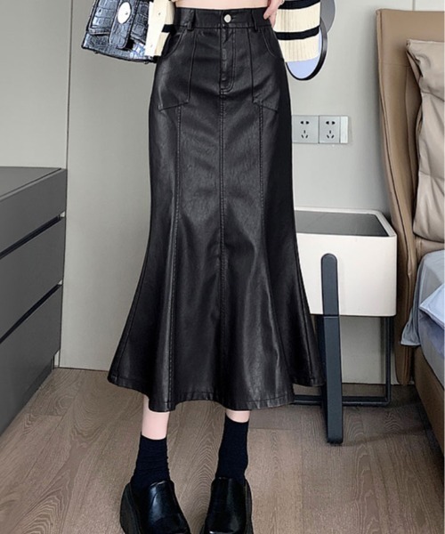 kirakiraShop(キラキラショップ)の「フェイク レザー ミモレ丈 マーメイド スカート(スカート・レディース・ブラウン/ブラック・S/M/L)」の4枚目の写真