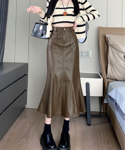 kirakiraShop(キラキラショップ)の「フェイク レザー ミモレ丈 マーメイド スカート(スカート・レディース・ブラウン/ブラック・S/M/L)」の9枚目の写真