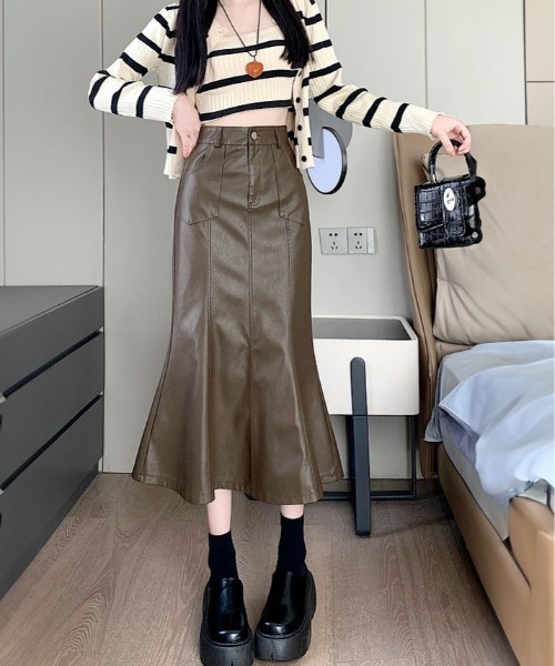 kirakiraShop(キラキラショップ)の「フェイク レザー ミモレ丈 マーメイド スカート(スカート・レディース・ブラウン/ブラック・S/M/L)」の12枚目の写真