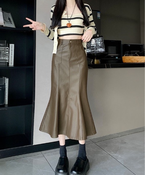 kirakiraShop(キラキラショップ)の「フェイク レザー ミモレ丈 マーメイド スカート(スカート・レディース・ブラウン/ブラック・S/M/L)」の14枚目の写真
