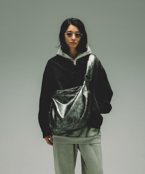 PEGGY HUYN KINH レザーペーパーバッグ PEGGY HUYN KINH レザーペーパーバッグ