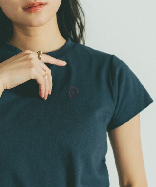 VANNIE U(ヴァニーユー)の「オーバルロゴT/ヴァニー刺繍T/コンパクトTシャツ(Tシャツ/カットソー・レディース・ブルー/ピンク系その他/ブルー系その他/ネイビー/ピンク/ホワイト・FREE)」の3枚目の写真