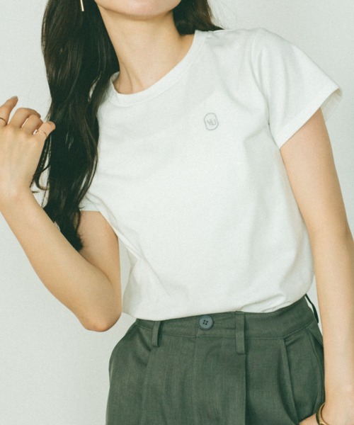 VANNIE U(ヴァニーユー)の「オーバルロゴT/ヴァニー刺繍T/コンパクトTシャツ(Tシャツ/カットソー・レディース・ブルー/ピンク系その他/ブルー系その他/ネイビー/ピンク/ホワイト・FREE)」の2枚目の写真