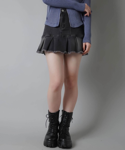 SPINNS(スピンズ)の「バックラインストーン デニムプリーツミニスカート(デニムスカート・レディース・ブラック/ブルー・ONESIZE)」の5枚目の写真