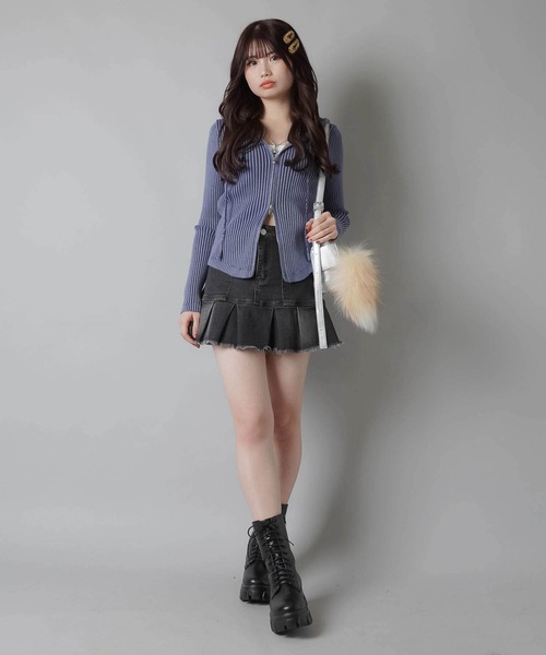 SPINNS(スピンズ)の「バックラインストーン デニムプリーツミニスカート(デニムスカート・レディース・ブラック/ブルー・ONESIZE)」の16枚目の写真