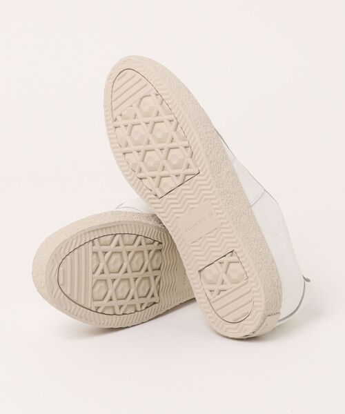 ALLSAINTS(オールセインツ)の「JAIMEE LOW TOP LEATHER TRAINERS | JAIMEE ロー トップ レザー スニーカー(スニーカー・レディース・ホワイト・UK3/UK4/UK5/UK6)」の3枚目の写真
