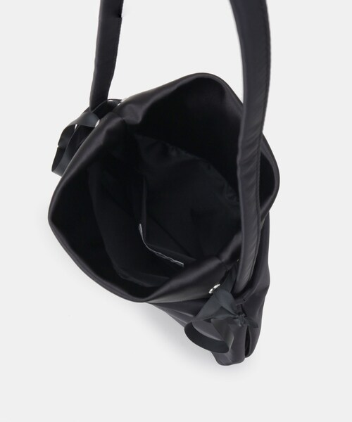 OPAQUE.CLIP(オペークドットクリップ)の「サテンコンビ巾着ワンショルダーバッグ(ショルダーバッグ・レディース・ピンク系9/チャコール/ブラック・00)」の8枚目の写真