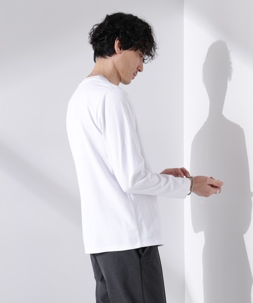 NANO universe(ナノユニバース)の「Anti Soaked(R)汗染み防止 クルーネックTシャツ 長袖(Tシャツ/カットソー・メンズ・チャコール/ブラック/ホワイト・L)」の4枚目の写真