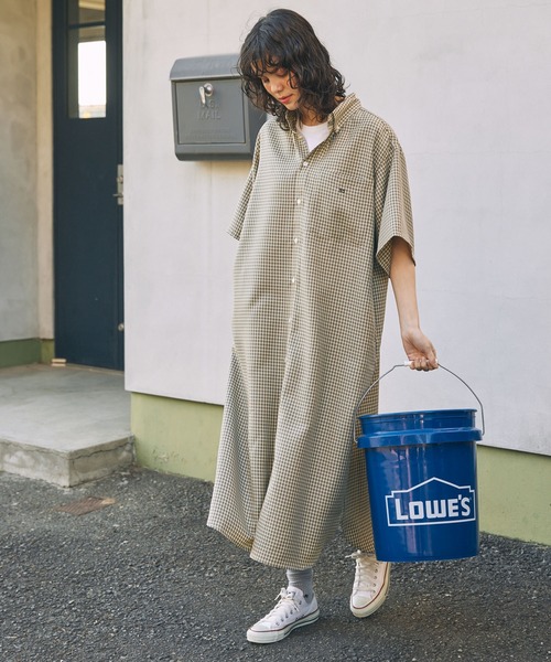 MONO-MART LADY'S(モノマートレディース)の「アソート ナンバリング刺繍 ボタンダウン 半袖 ロングシャツワンピース(シャツワンピース・レディース・ベージュ/ブラック/ブラウン/ネイビー・FREE)」の6枚目の写真