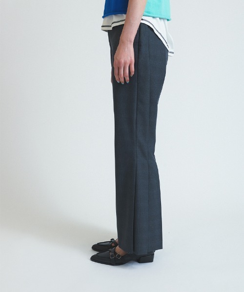 soduk(スドーク)の「triple tucked trousers(スラックス・レディース・グレー/ブラウン・SMALL/MEDIUM)」の3枚目の写真