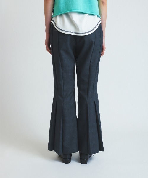 soduk(スドーク)の「triple tucked trousers(スラックス・レディース・グレー/ブラウン・SMALL/MEDIUM)」の4枚目の写真