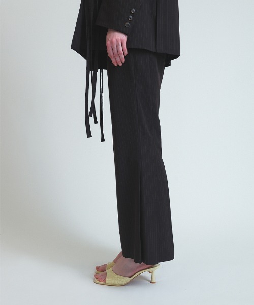 soduk(スドーク)の「triple tucked trousers(スラックス・レディース・グレー/ブラウン・SMALL/MEDIUM)」の12枚目の写真