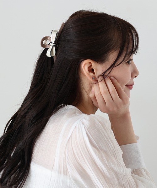 BLUEEAST（ブルーイースト）の「配色リボンバンスクリップ（バレッタ/ヘアクリップ・レディース・ブラック/モカ/ホワイト・FREE）」の3枚目の写真