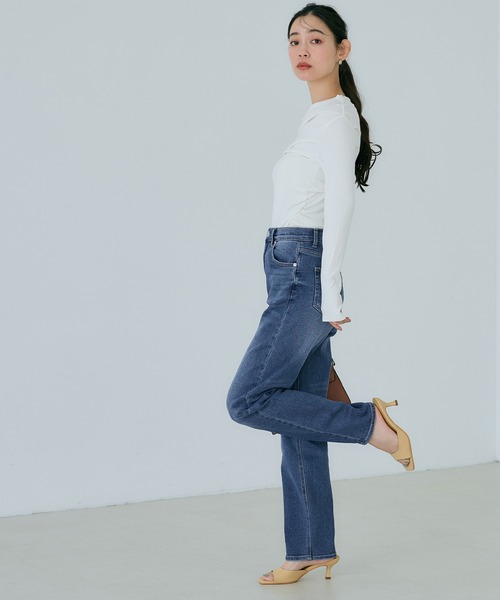 coca（coca）（コカ）の「しゃがめるテーパードデニム（デニムパンツ・レディース・ライトブルー/ブルー・S/L/M）」の12枚目の写真