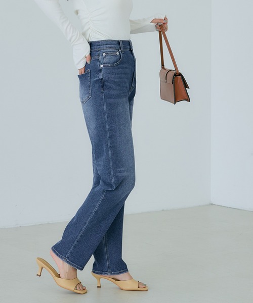 coca（coca）（コカ）の「しゃがめるテーパードデニム（デニムパンツ・レディース・ライトブルー/ブルー・S/L/M）」の15枚目の写真