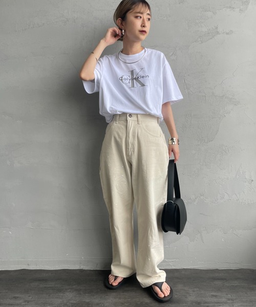 Calvin Klein（カルバン・クライン）の「[Calvin Klein/カルバンクライン] モノグラムロゴ プリントTシャツ（Tシャツ/カットソー・レディース・ホワイト/ブラック・XS/S/M/L）」の3枚目の写真