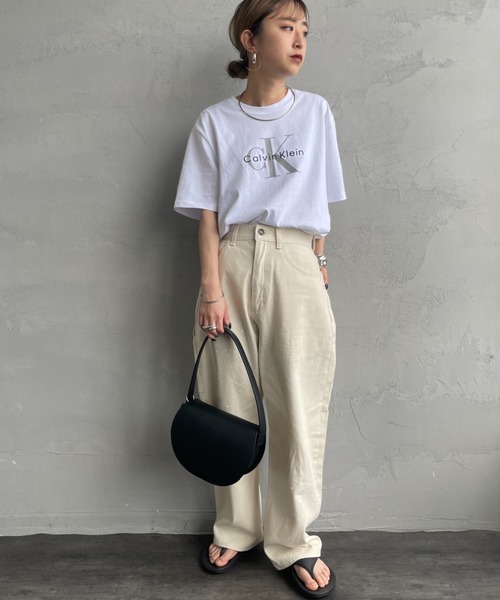 Calvin Klein（カルバン・クライン）の「[Calvin Klein/カルバンクライン] モノグラムロゴ プリントTシャツ（Tシャツ/カットソー・レディース・ホワイト/ブラック・XS/S/M/L）」の7枚目の写真