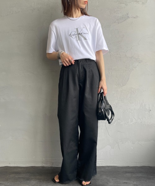 Calvin Klein（カルバン・クライン）の「[Calvin Klein/カルバンクライン] モノグラムロゴ プリントTシャツ（Tシャツ/カットソー・レディース・ホワイト/ブラック・XS/S/M/L）」の16枚目の写真