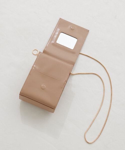 natural couture（ナチュラルクチュール）の「ミラーインショルダーバッグ（ショルダーバッグ・レディース・アイボリー/ブラック/ベージュ・FREE）」の16枚目の写真