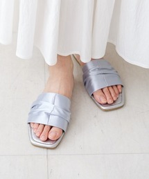 Bab（バブ）の「サテンギャザーフラットサンダル（サンダル）」