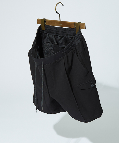 DESIGNWORKS(デザインワークス)の「【接触冷感 / COVEROSS(R)】ミリタリー ピンタック ショートパンツ / セットアップ対応(その他パンツ・メンズ・ホワイト/ブラック/カーキ/ネイビー/スミクロ/オフホワイト・46/48)」の8枚目の写真