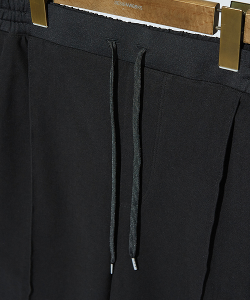 DESIGNWORKS(デザインワークス)の「【接触冷感 / COVEROSS(R)】ミリタリー ピンタック ショートパンツ / セットアップ対応(その他パンツ・メンズ・ホワイト/ブラック/カーキ/ネイビー/スミクロ/オフホワイト・46/48)」の10枚目の写真