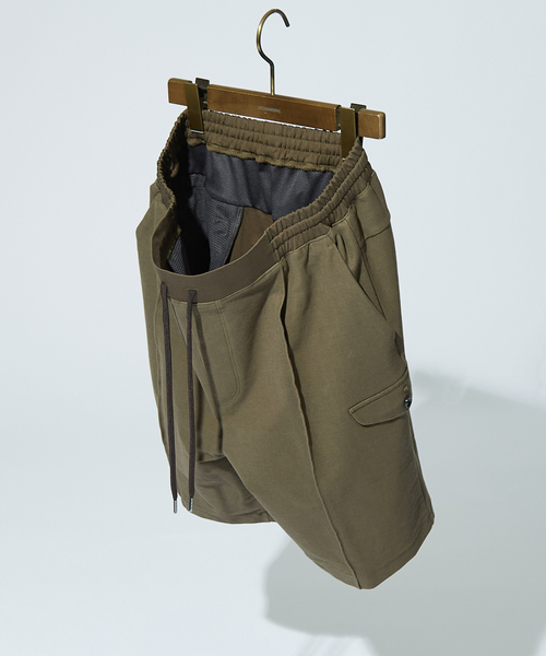 DESIGNWORKS(デザインワークス)の「【接触冷感 / COVEROSS(R)】ミリタリー ピンタック ショートパンツ / セットアップ対応(その他パンツ・メンズ・ホワイト/ブラック/カーキ/ネイビー/スミクロ/オフホワイト・46/48)」の20枚目の写真
