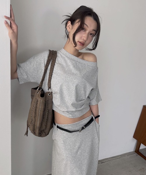 FOLLOWIN（フォロウィン）の「[2025SS]【ベルト付き】オフショル＆ロングスカートスウェットSET UP（つなぎ/オールインワン・レディース・ブラック/グレー・FREE）」の4枚目の写真