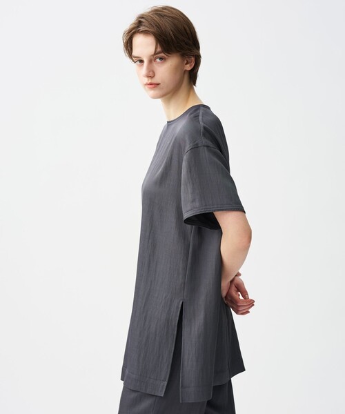 uncrave(アンクレイヴ)の「ドレープツイル Tブラウス(Tシャツ/カットソー・レディース・アイボリー系/ダルブルー系1・F)」の13枚目の写真