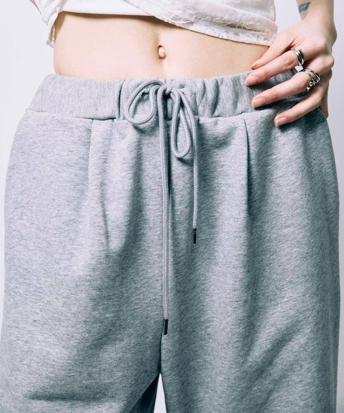 led.tokyo（レッドトウキョウ）の「【led.tokyo】TUCK SWEAT PANTS/タックスウェットパンツ（スウェットパンツ・レディース・グレー/ブラック・1/2）」の4枚目の写真