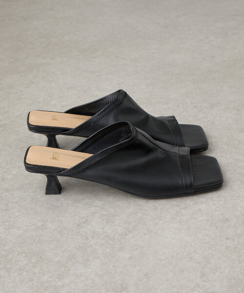 Jena espace merveilleux（ジェナ　エスパスメルヴェイユ）の「スクエアトゥヒールミュール（サンダル・レディース・ブラック/アイボリー/ブラウン・MEDIUM/SMALL）」の12枚目の写真