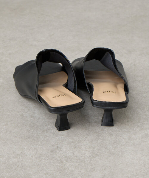 Jena espace merveilleux（ジェナ　エスパスメルヴェイユ）の「スクエアトゥヒールミュール（サンダル・レディース・ブラック/アイボリー/ブラウン・MEDIUM/SMALL）」の13枚目の写真