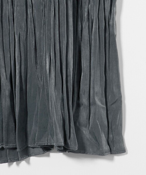 BEAUTY&YOUTH UNITED ARROWS（ビューティーアンドユースユナイテッドアローズ）の「ポリエステル プリーツVネックワンピース（ワンピース・レディース・ブラック/ダークグレー・M/S）」の15枚目の写真