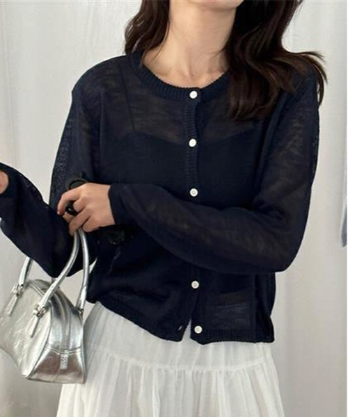 Chiina(チーナ)の「Chiina / シアークルーネック カーディガン(カーディガン/ボレロ・レディース・イエロー/ホワイト/ライトグリーン/ブラック/ブルー/グレー/チャコールグレー・FREE)」の2枚目の写真