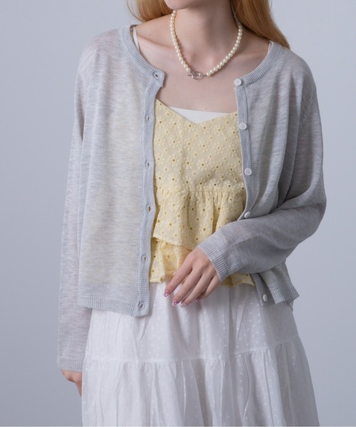 Chiina(チーナ)の「Chiina / シアークルーネック カーディガン(カーディガン/ボレロ・レディース・イエロー/ホワイト/ライトグリーン/ブラック/ブルー/グレー/チャコールグレー・FREE)」の15枚目の写真