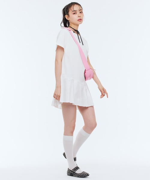 Narcissus(ナルシス)の「プリーツミニワンピース アシンメトリー(ワンピース・レディース・ホワイト/ブラック・FREE)」の3枚目の写真