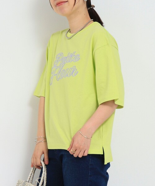 fredy couleur（フレディクルール）の「刺繍ロゴTシャツ（Tシャツ/カットソー・レディース・イエロー/ブラウン/ベビーピンク・38）」の5枚目の写真