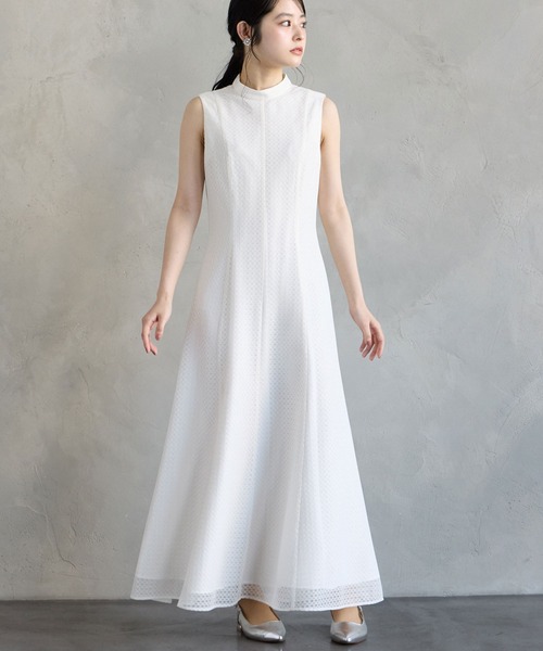 AIMER(エメ)の「シアーチェックレースプチハイネックノースリーブパーティードレス 結婚式 お呼ばれ ドレス 20代 30代(ドレス・レディース・ブラック/ブラウン/マスタード/オフホワイト/イエロー/ダルブルー系・MEDIUM/LARGE)」の2枚目の写真