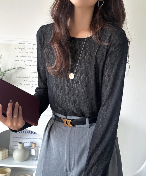 classicalelf（クラシカルエルフ）の「ほどよい透け感が大人上品。総柄シアーレーストップス(長袖)（Tシャツ/カットソー・レディース・ブラウン/グレイッシュベージュ/ブラック/オフホワイト/ブルー・X-LARGE/SMALL/MEDIUM/LARGE）」の8枚目の写真