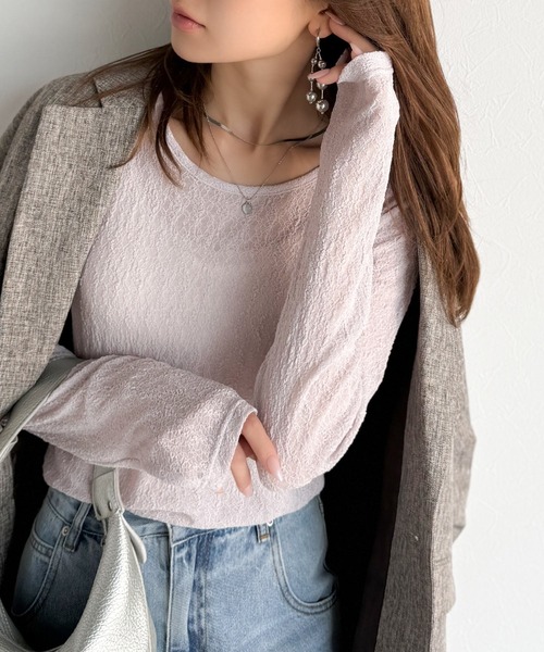 classicalelf（クラシカルエルフ）の「ほどよい透け感が大人上品。総柄シアーレーストップス(長袖)（Tシャツ/カットソー・レディース・ブラウン/グレイッシュベージュ/ブラック/オフホワイト/ブルー・X-LARGE/SMALL/MEDIUM/LARGE）」の11枚目の写真