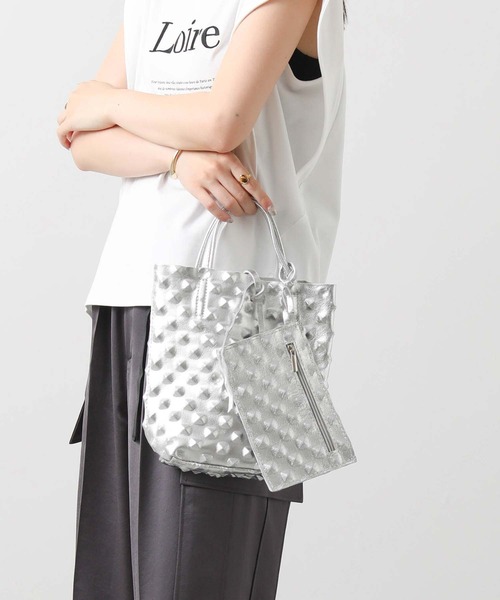 Gready Brilliant（グレディブリリアン）の「スタッズレザーメタリック（ショルダーバッグ・レディース・シルバー・FREE）」の8枚目の写真