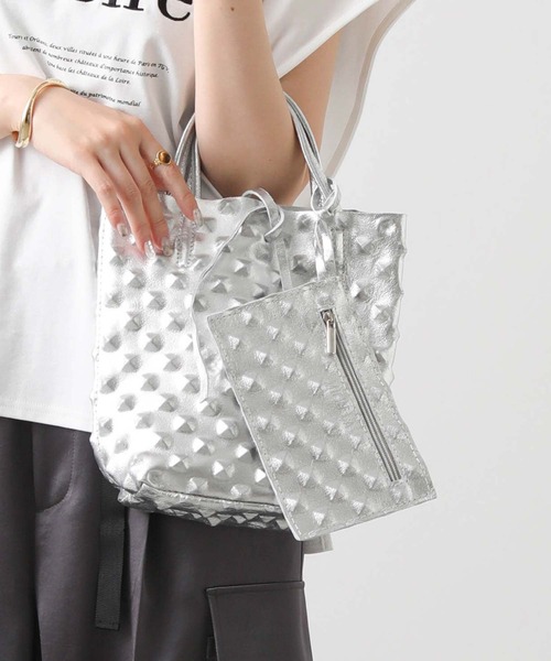 Gready Brilliant（グレディブリリアン）の「スタッズレザーメタリック（ショルダーバッグ・レディース・シルバー・FREE）」の7枚目の写真