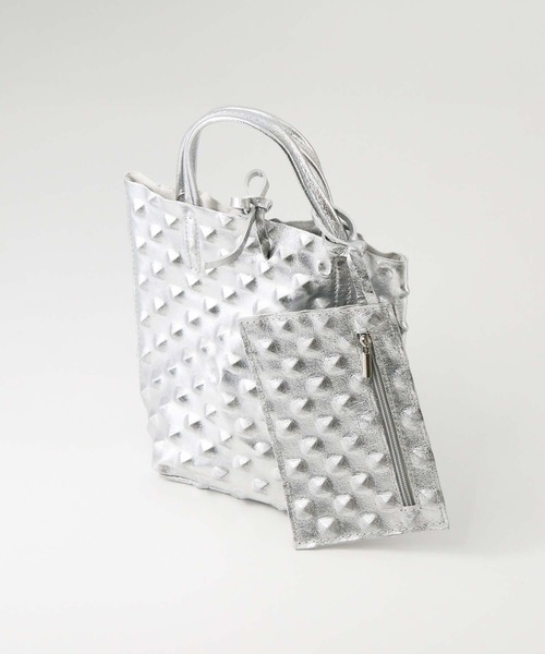 Gready Brilliant（グレディブリリアン）の「スタッズレザーメタリック（ショルダーバッグ・レディース・シルバー・FREE）」の5枚目の写真