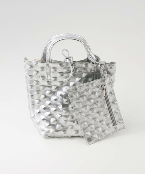 Gready Brilliant（グレディブリリアン）の「スタッズレザーメタリック（ショルダーバッグ・レディース・シルバー・FREE）」の4枚目の写真